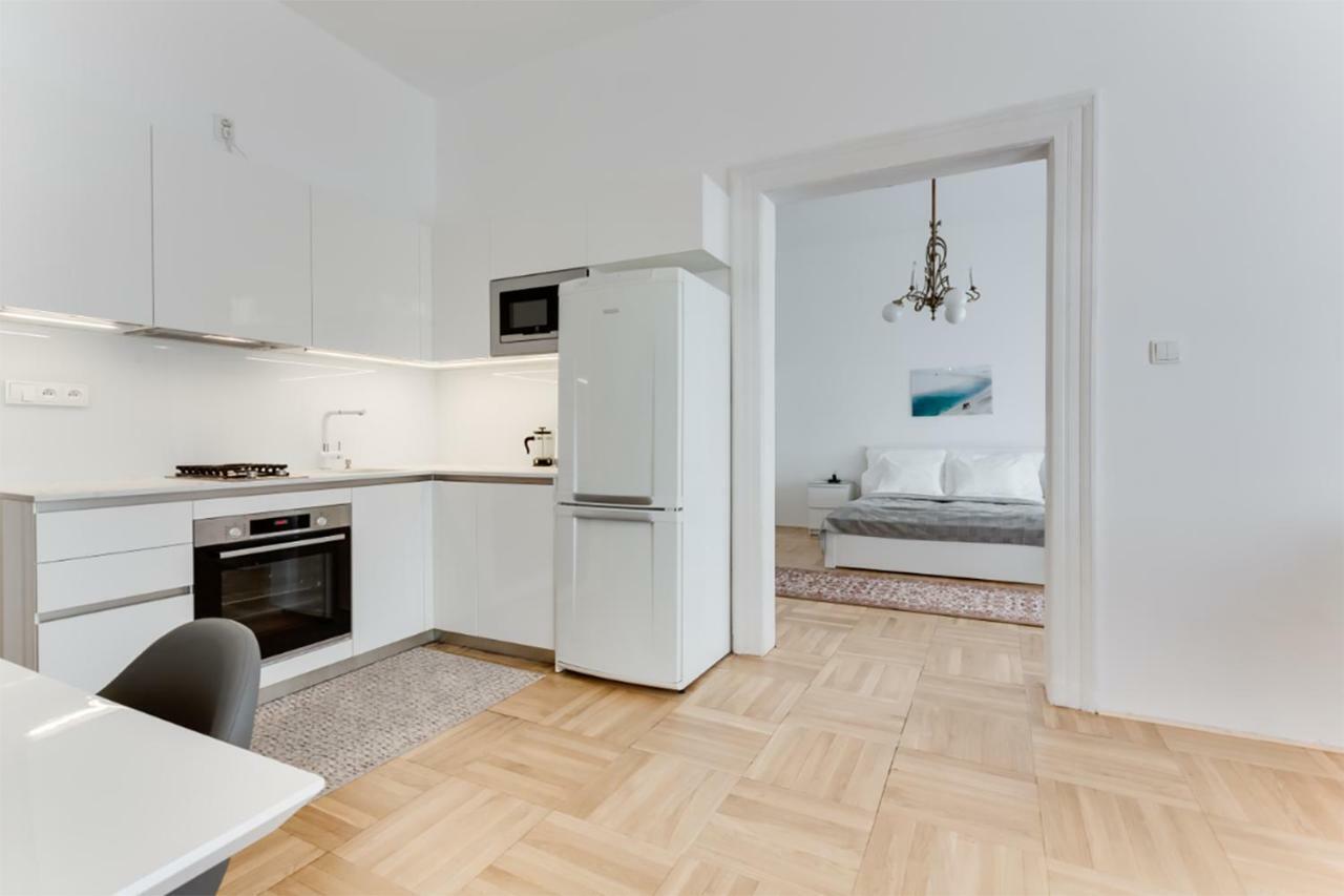 The Dancing House Residence, Two Bedroom Apartment With Balcony Near River! Prag Dış mekan fotoğraf