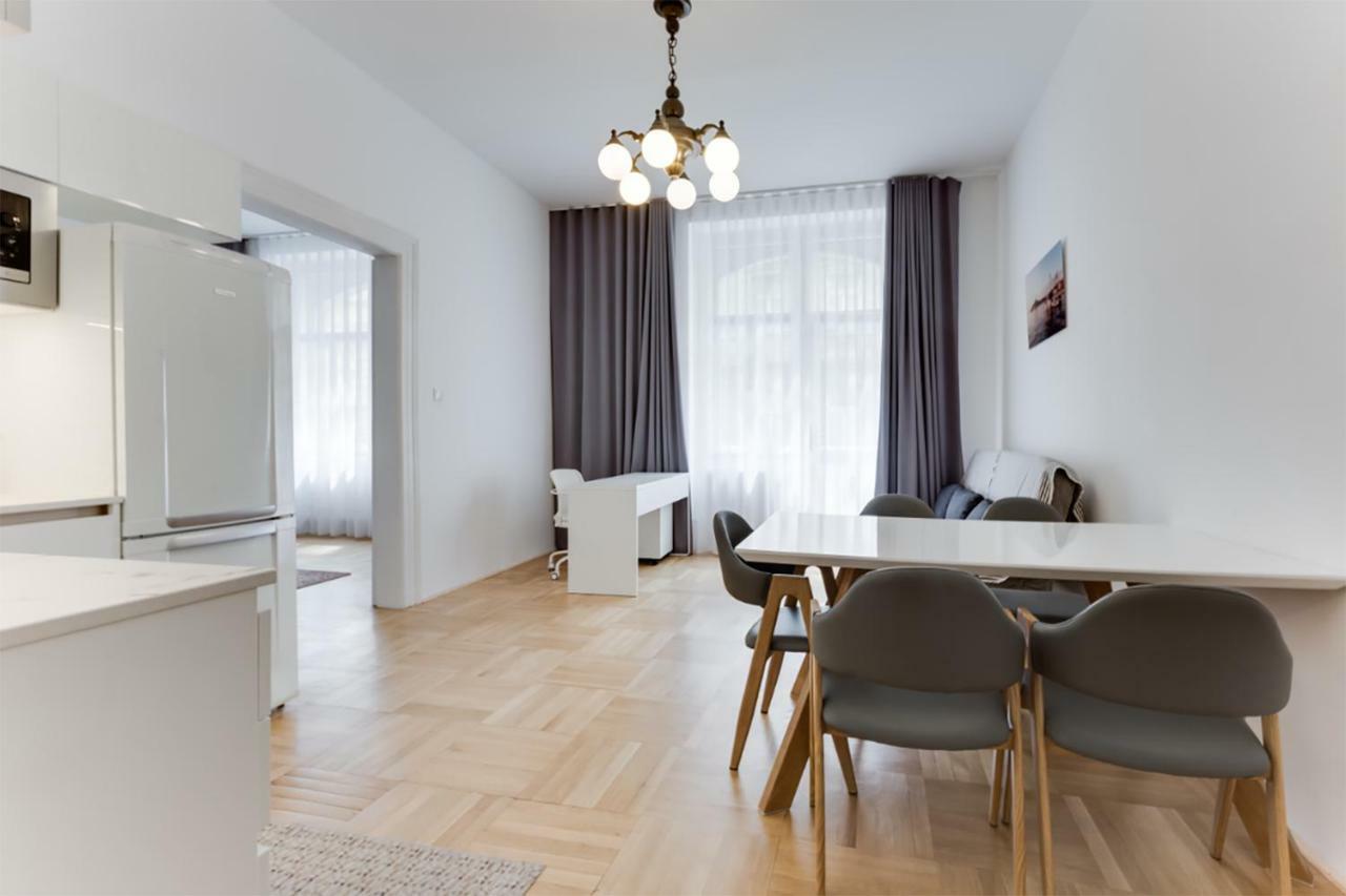 The Dancing House Residence, Two Bedroom Apartment With Balcony Near River! Prag Dış mekan fotoğraf