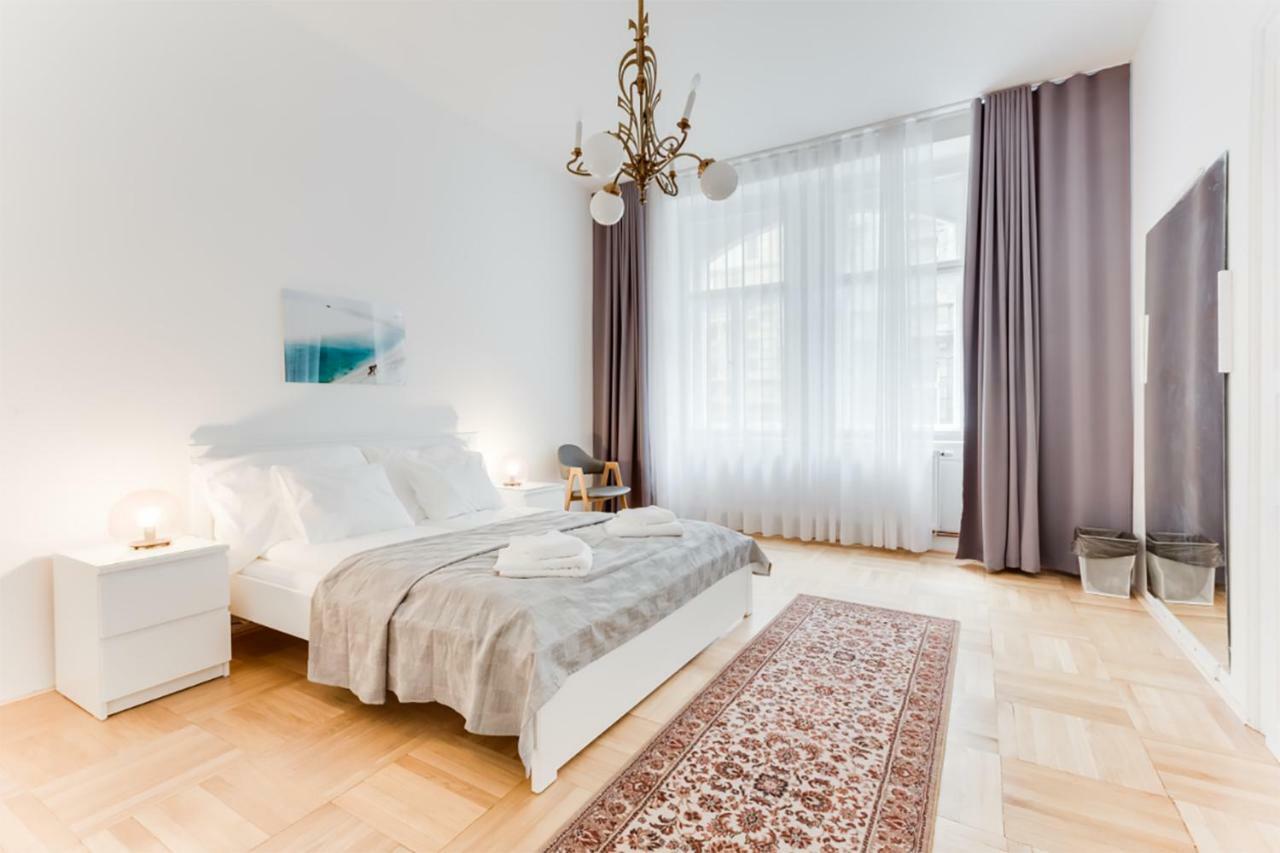 The Dancing House Residence, Two Bedroom Apartment With Balcony Near River! Prag Dış mekan fotoğraf